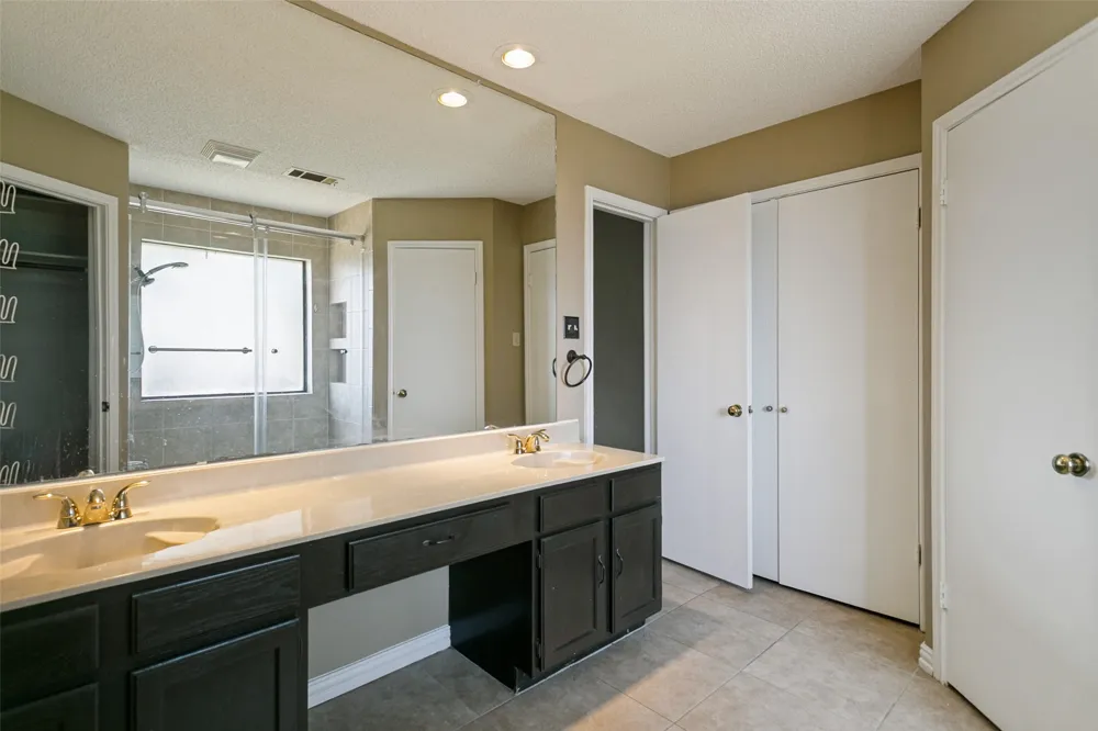 928 Ledgemont Drive Plano, TX 75025