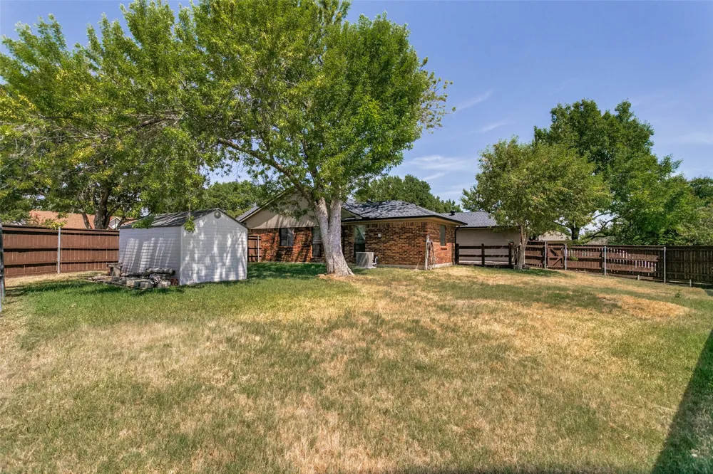 928 Ledgemont Drive Plano, TX 75025