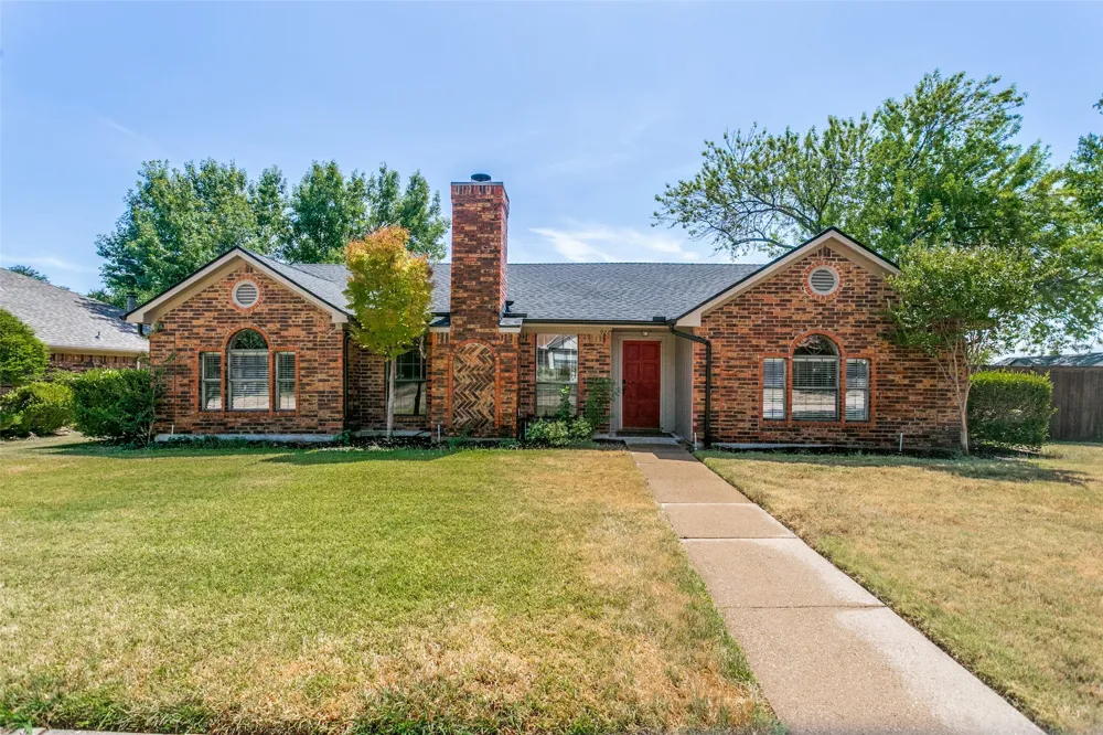 928 Ledgemont Drive Plano, TX 75025
