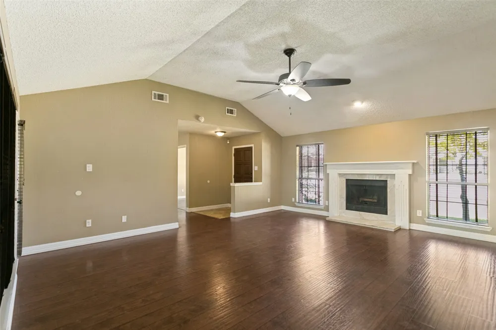 928 Ledgemont Drive Plano, TX 75025