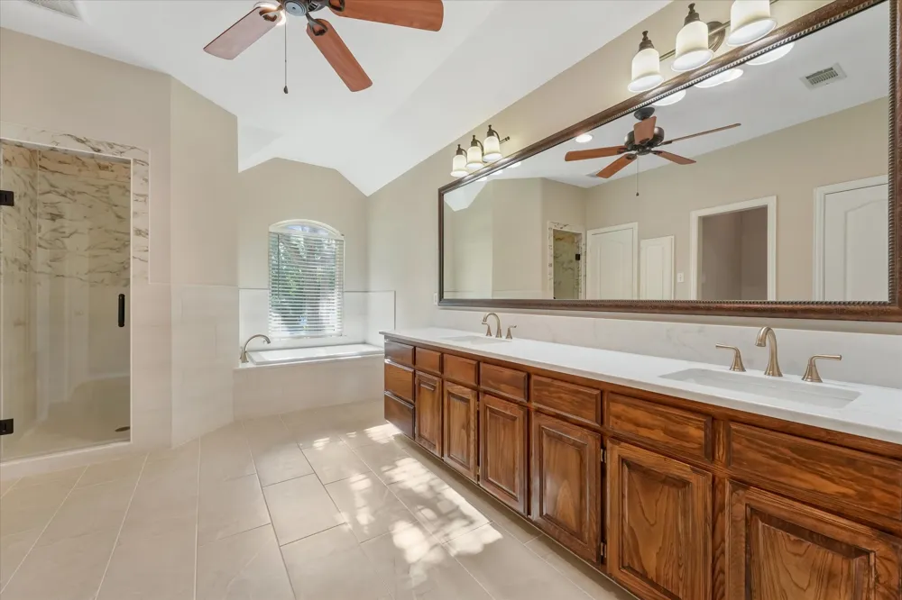 2817 Naples Drive Hurst, TX 76054