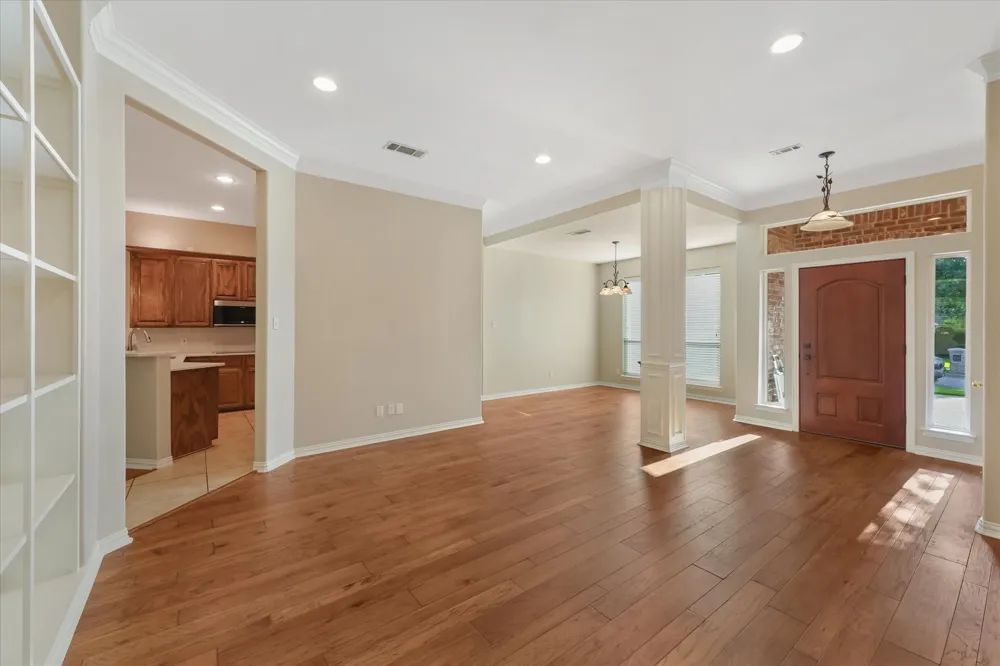 2817 Naples Drive Hurst, TX 76054