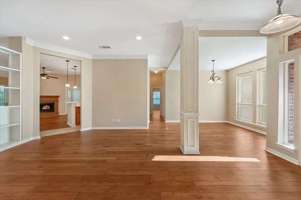 2817 Naples Drive Hurst, TX 76054