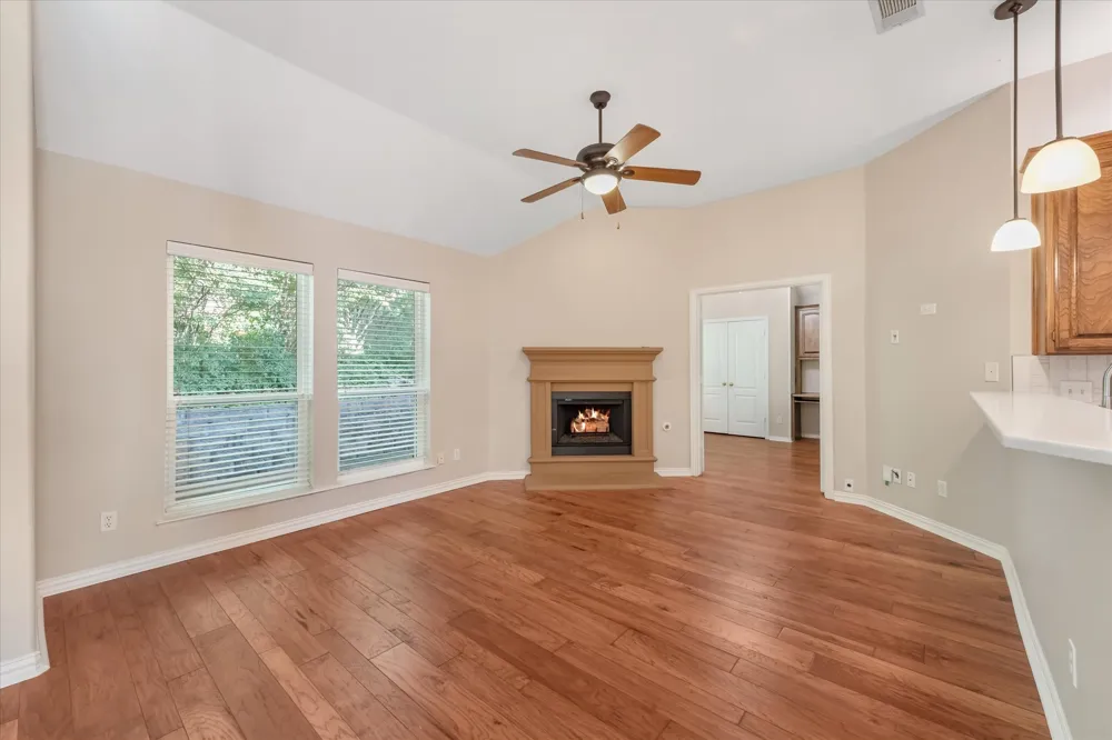 2817 Naples Drive Hurst, TX 76054