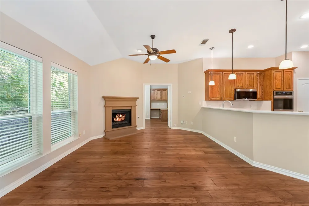 2817 Naples Drive Hurst, TX 76054