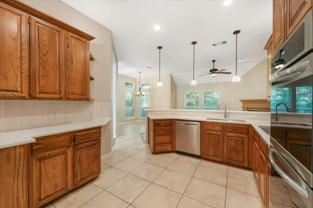 2817 Naples Drive Hurst, TX 76054