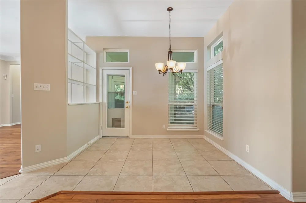 2817 Naples Drive Hurst, TX 76054