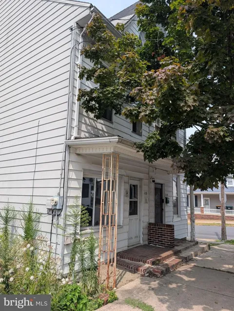 102 S HICKORY STREET