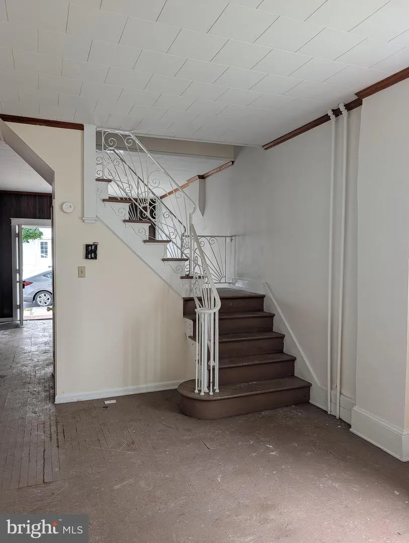 102 S HICKORY STREET Mount Carmel, PA 17851