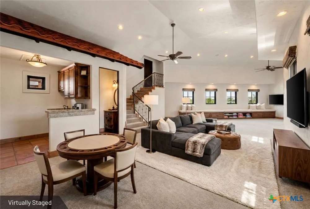 3220 Fall Creek Estates Drive Spicewood, TX 78669