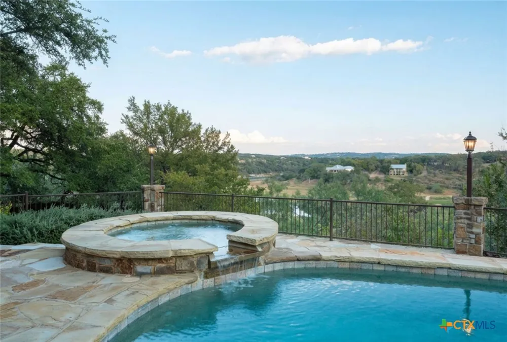 3220 Fall Creek Estates Drive Spicewood, TX 78669