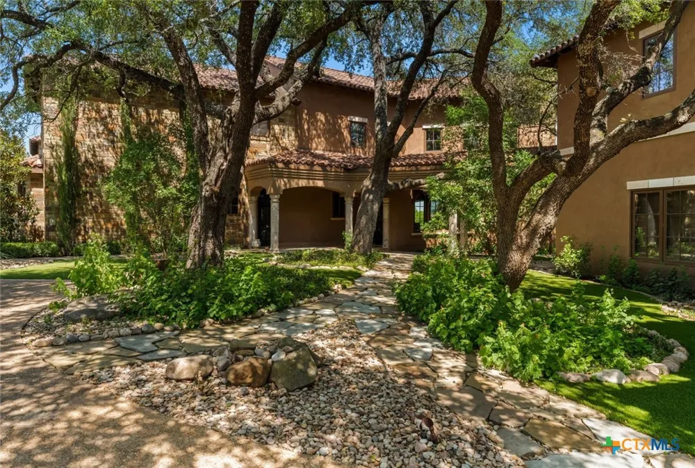 3220 Fall Creek Estates Drive Spicewood, TX 78669