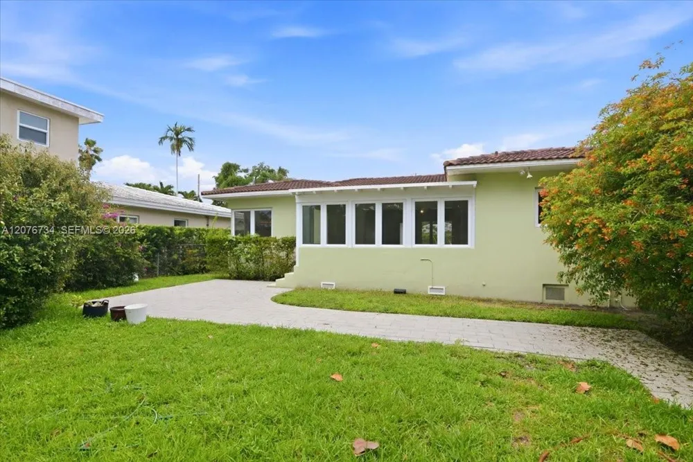 8975 Froude Ave Surfside, FL 33154