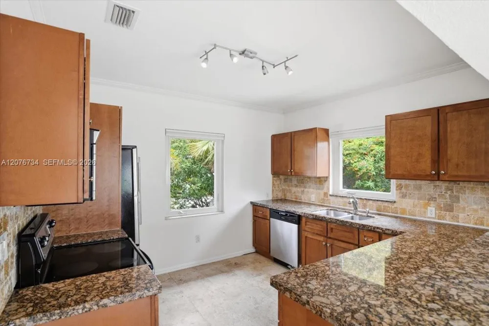 8975 Froude Ave Surfside, FL 33154