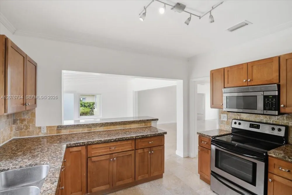 8975 Froude Ave Surfside, FL 33154