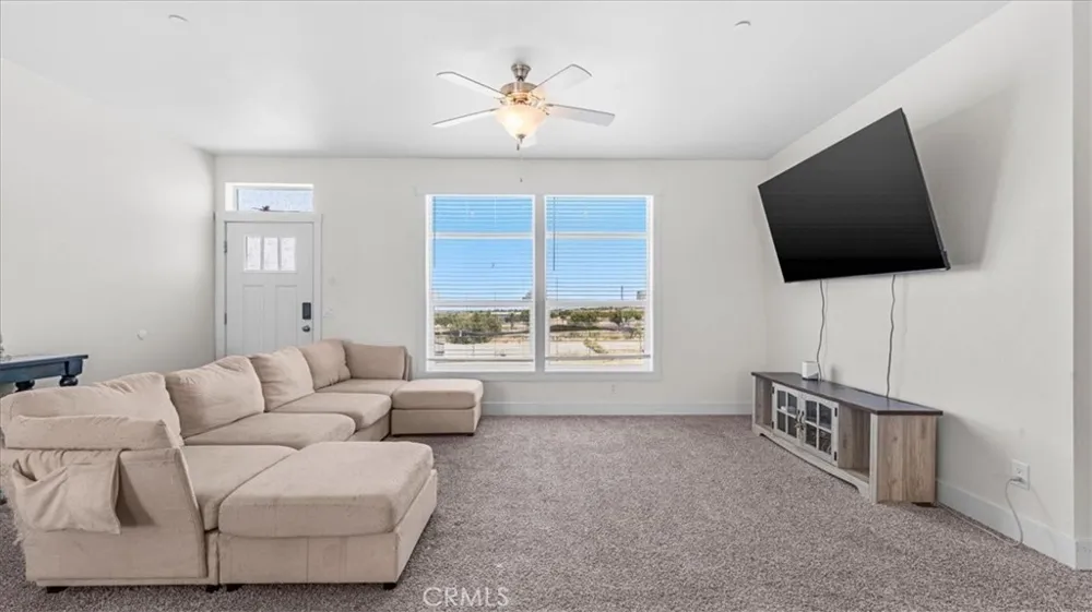 10370 Beekley Pinon Hills, CA 92371