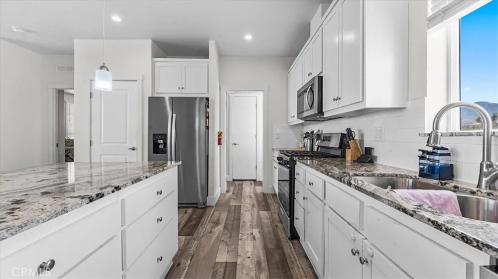 10370 Beekley Pinon Hills, CA 92371