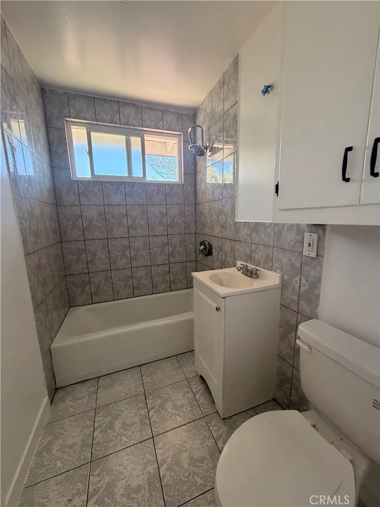 13277 Herrick Avenue #1/2 Sylmar, CA 91342