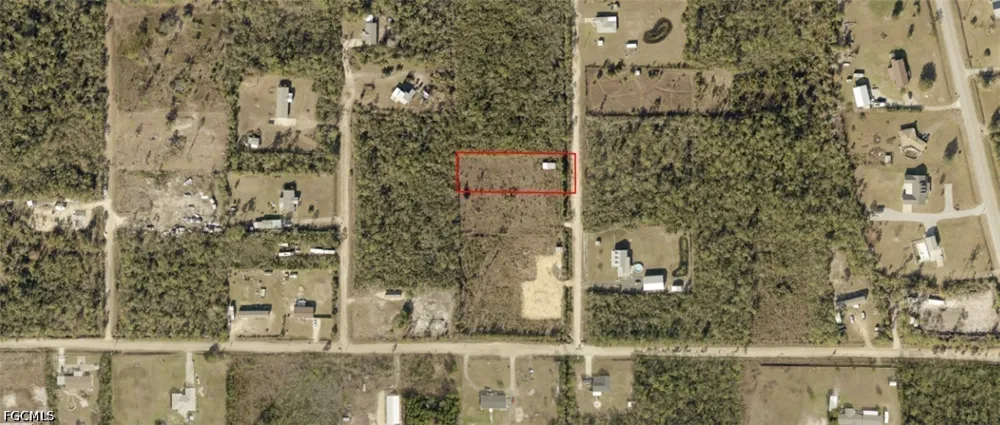 B J DRIVE Panama City, FL 32404