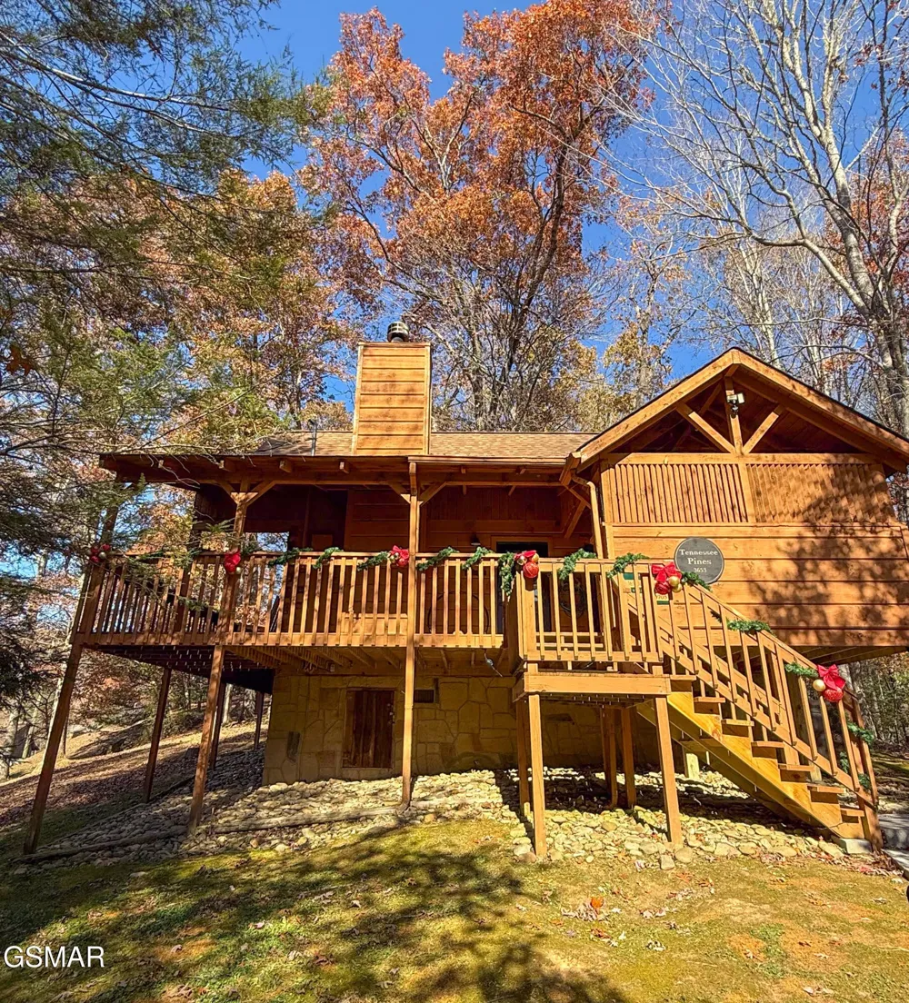 3653 Country Pines Way Sevierville, TN 37876