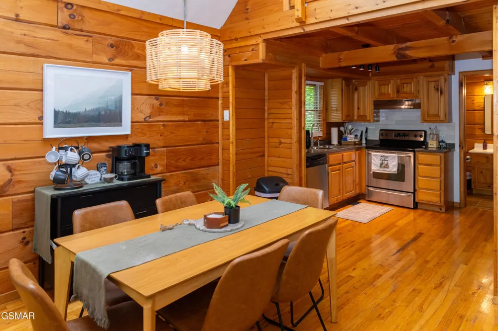 3653 Country Pines Way Sevierville, TN 37876