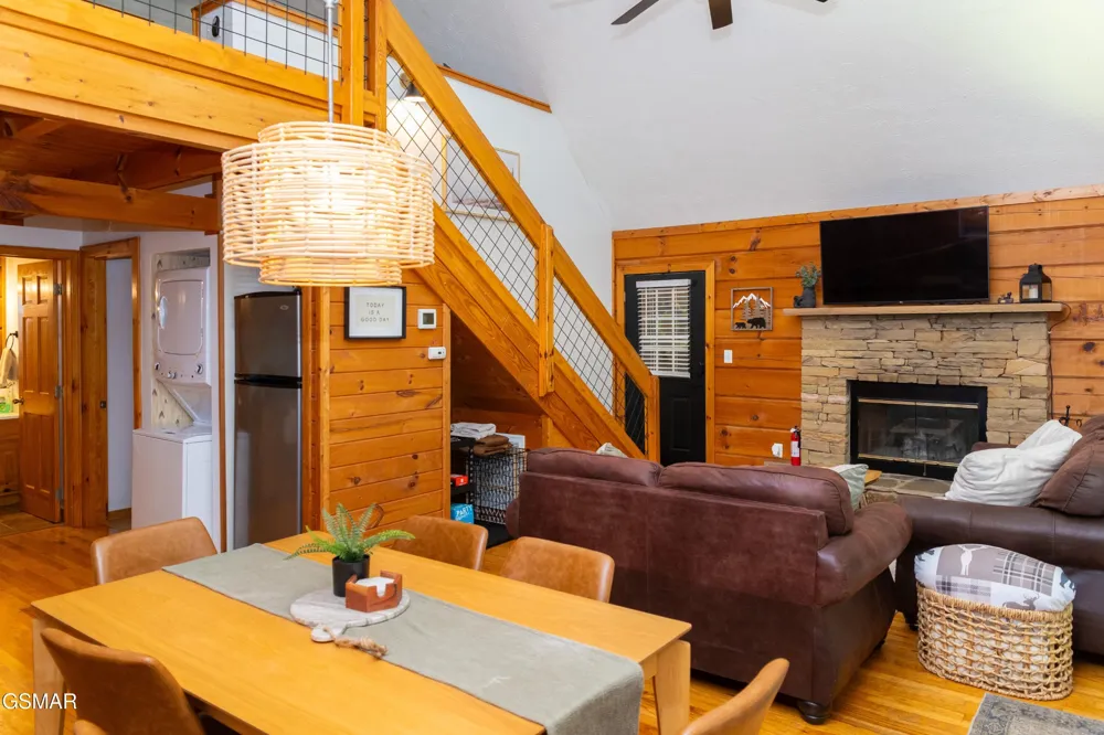3653 Country Pines Way Sevierville, TN 37876