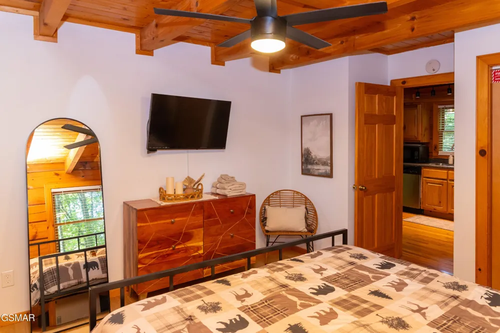 3653 Country Pines Way Sevierville, TN 37876
