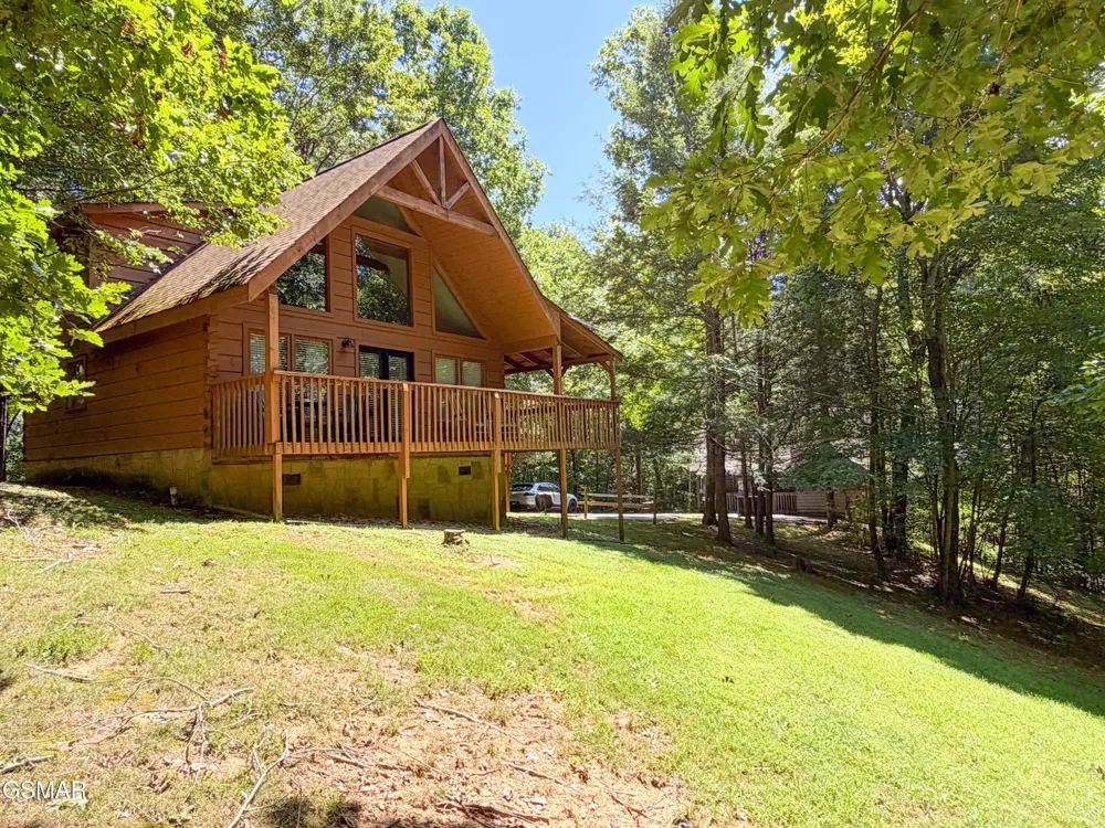 3653 Country Pines Way Sevierville, TN 37876