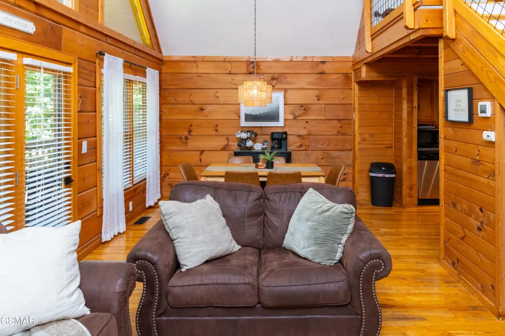 3653 Country Pines Way Sevierville, TN 37876