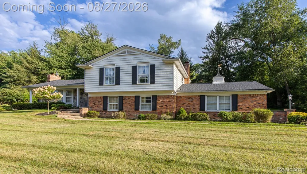 4744 Brafferton Drive Bloomfield Charter Township, MI 48302