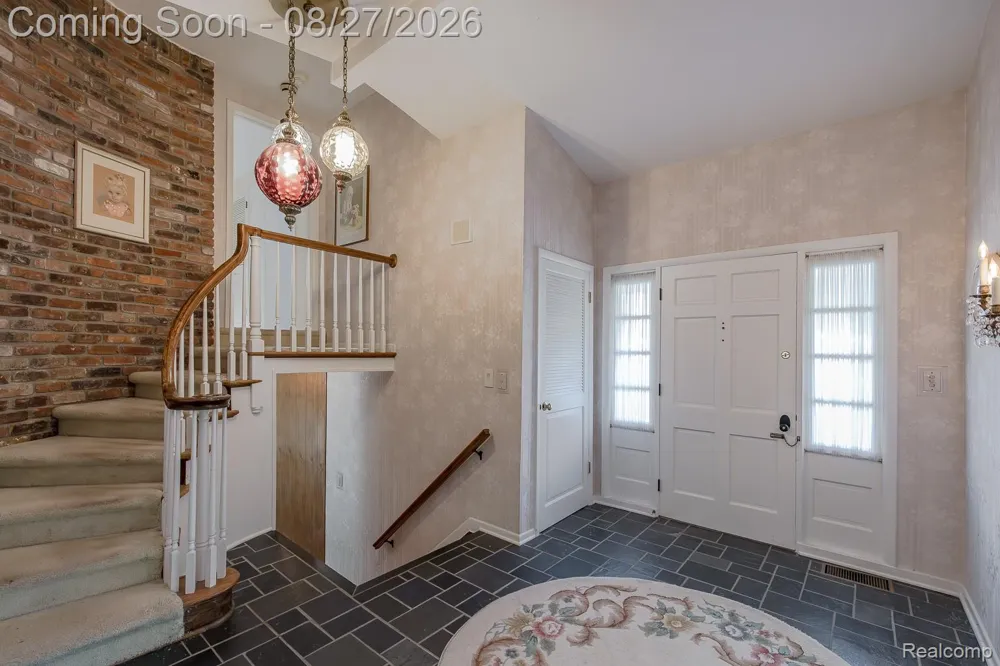 4744 Brafferton Drive Bloomfield Charter Township, MI 48302