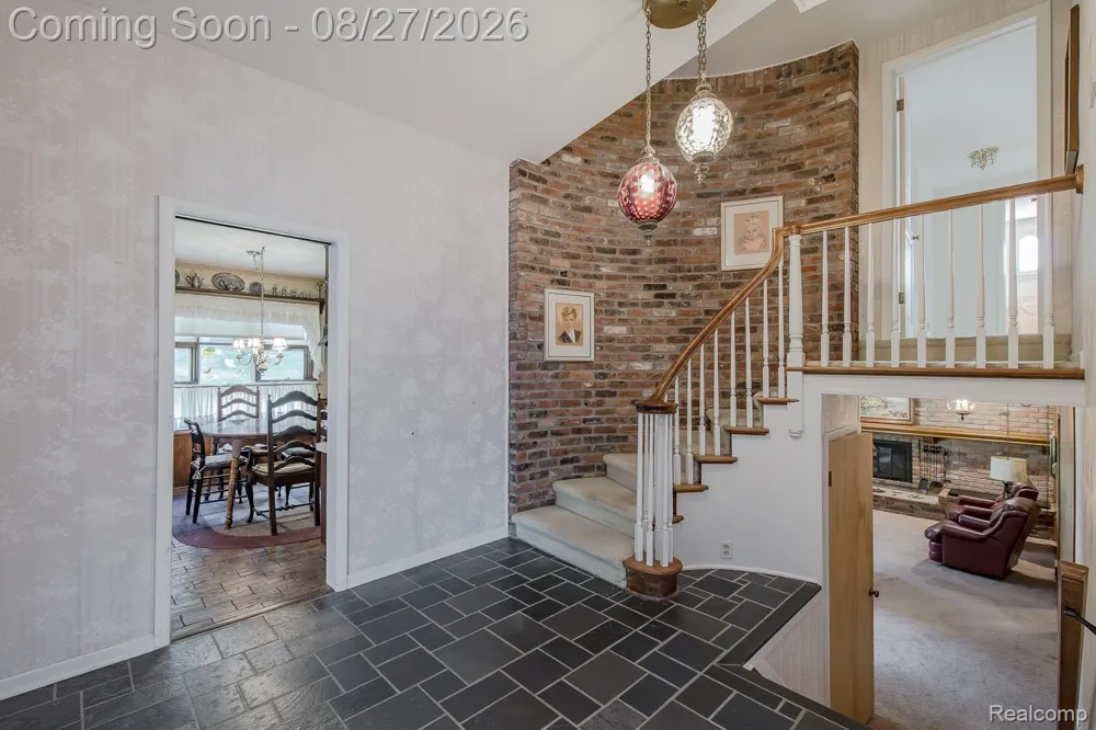 4744 Brafferton Drive Bloomfield Charter Township, MI 48302