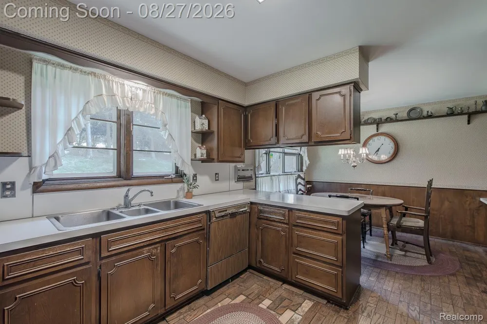 4744 Brafferton Drive Bloomfield Charter Township, MI 48302