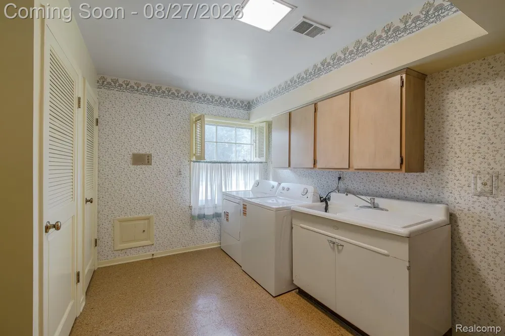 4744 Brafferton Drive Bloomfield Charter Township, MI 48302