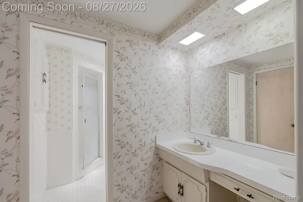 4744 Brafferton Drive Bloomfield Charter Township, MI 48302
