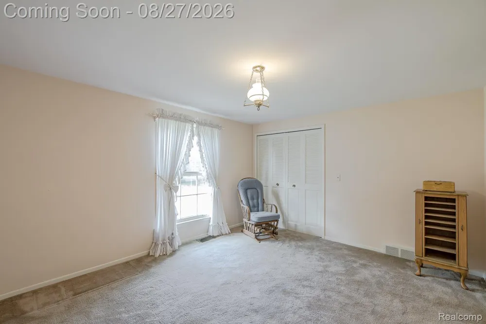 4744 Brafferton Drive Bloomfield Charter Township, MI 48302