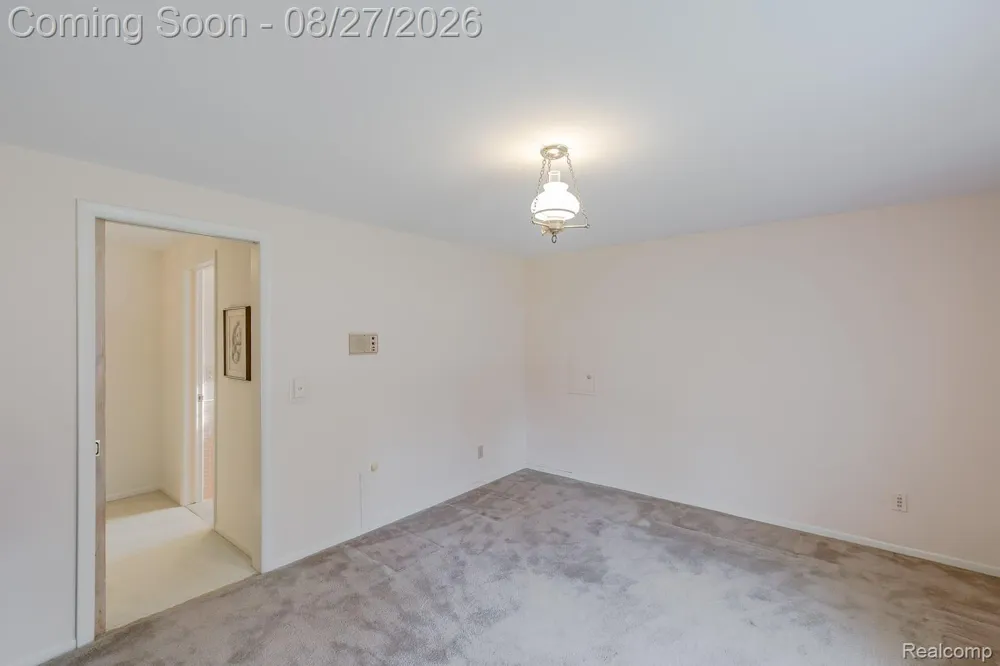 4744 Brafferton Drive Bloomfield Charter Township, MI 48302