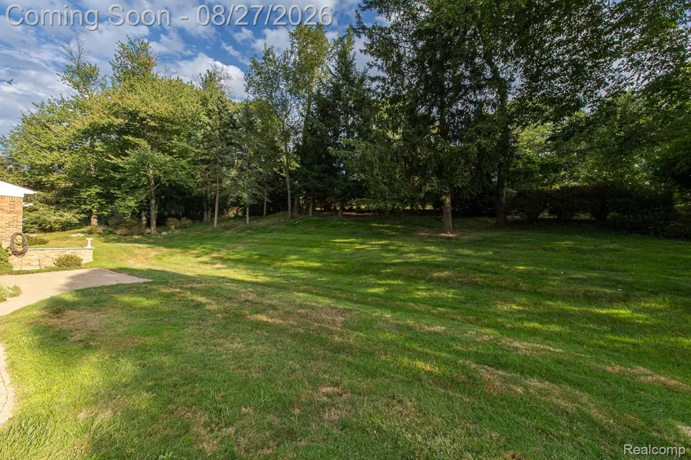 4744 Brafferton Drive Bloomfield Charter Township, MI 48302
