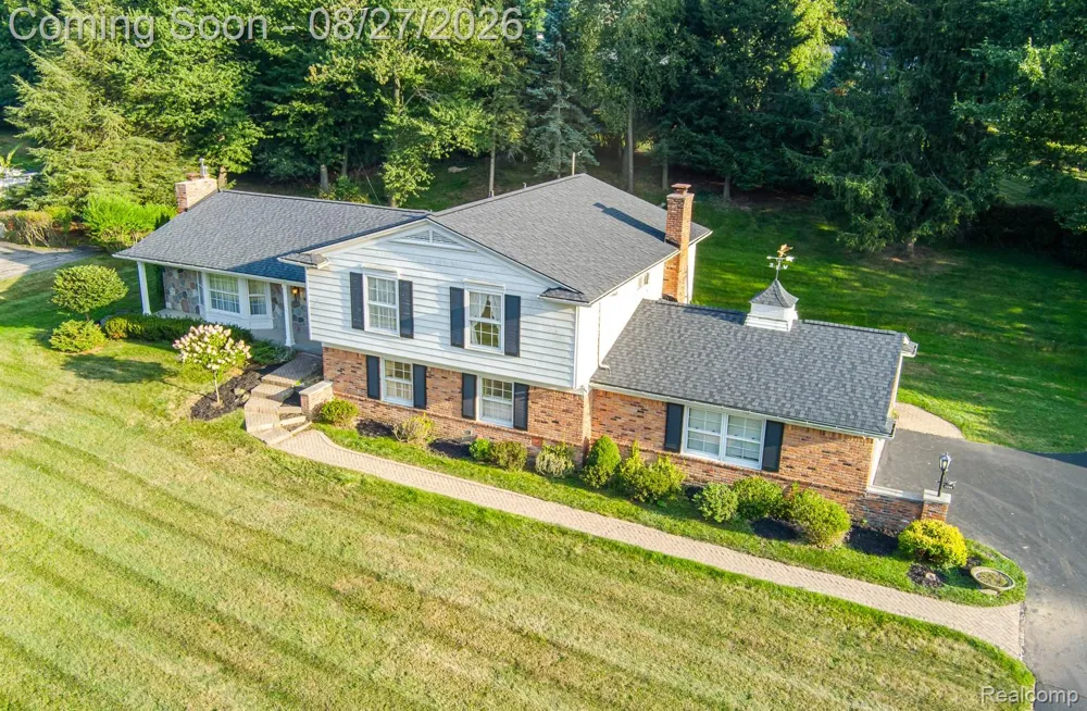 4744 Brafferton Drive Bloomfield Charter Township, MI 48302