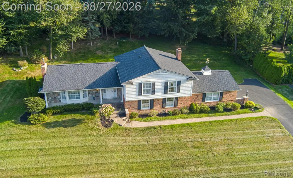 4744 Brafferton Drive Bloomfield Charter Township, MI 48302