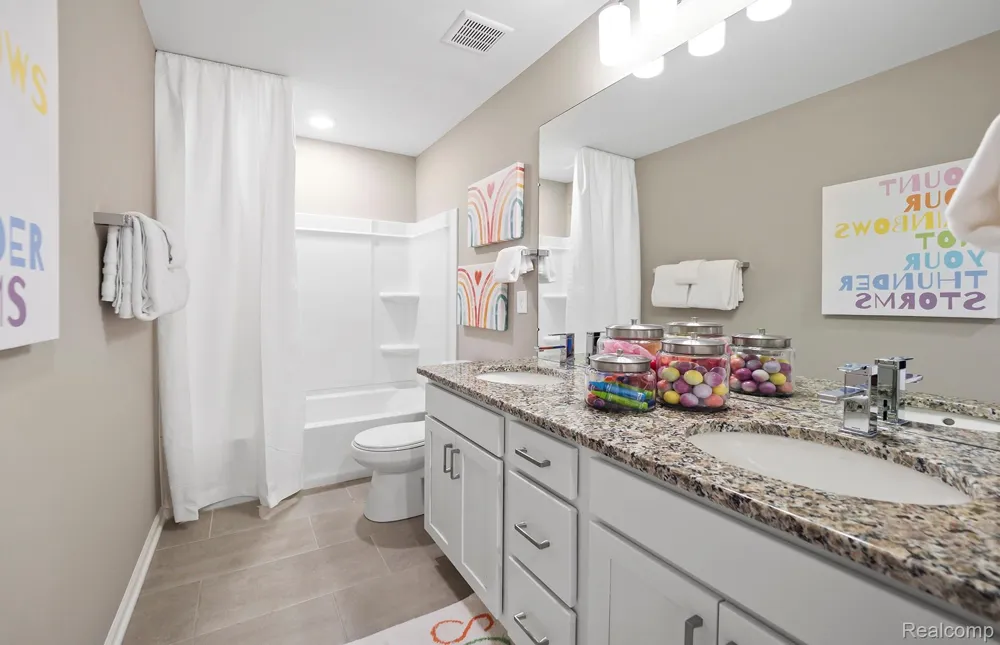 2822 E Theodore Wixom City, MI 48393