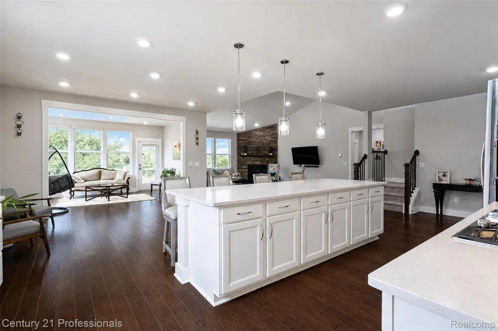 7533 Hardwood Circle Canton Charter Township, MI 48187