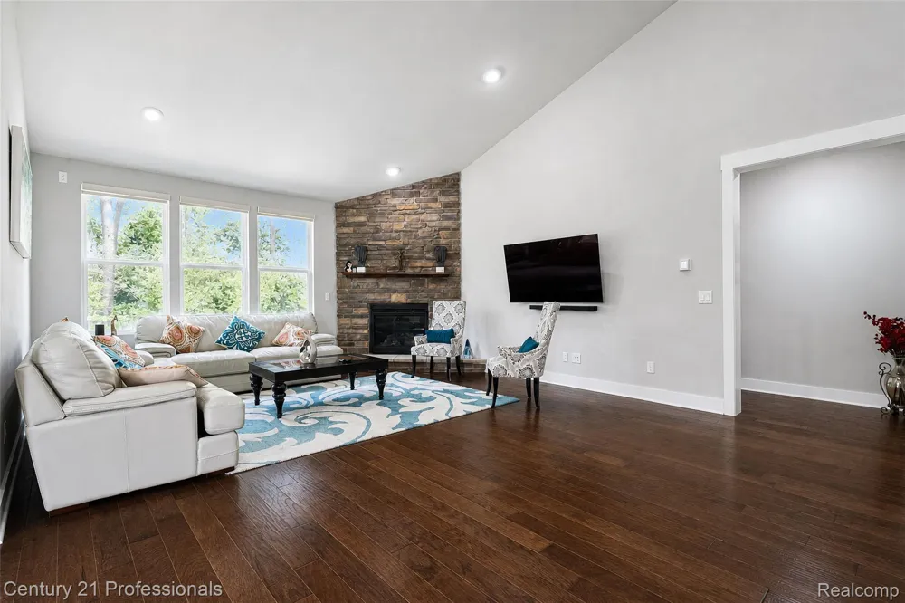 7533 Hardwood Circle Canton Charter Township, MI 48187