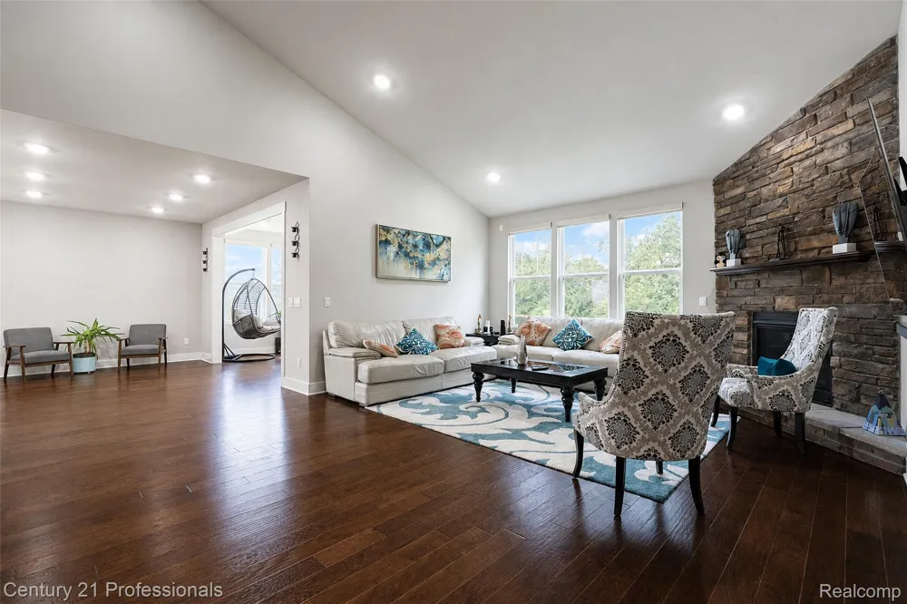 7533 Hardwood Circle Canton Charter Township, MI 48187