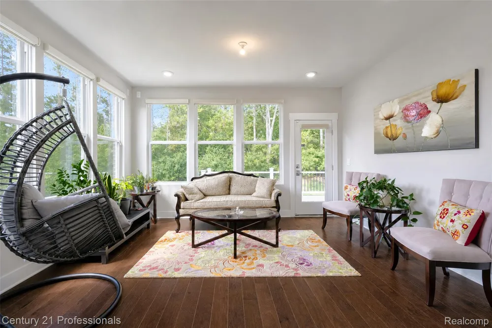7533 Hardwood Circle Canton Charter Township, MI 48187