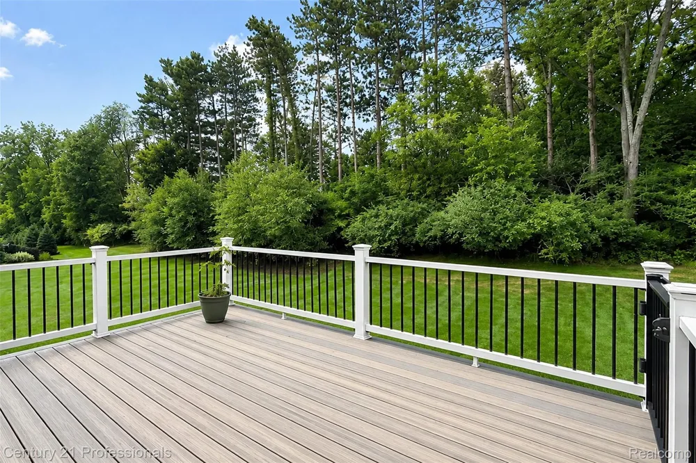 7533 Hardwood Circle Canton Charter Township, MI 48187