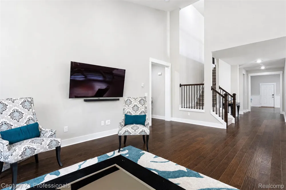 7533 Hardwood Circle Canton Charter Township, MI 48187