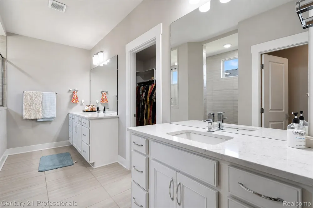 7533 Hardwood Circle Canton Charter Township, MI 48187