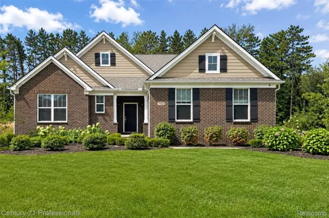7533 Hardwood Circle