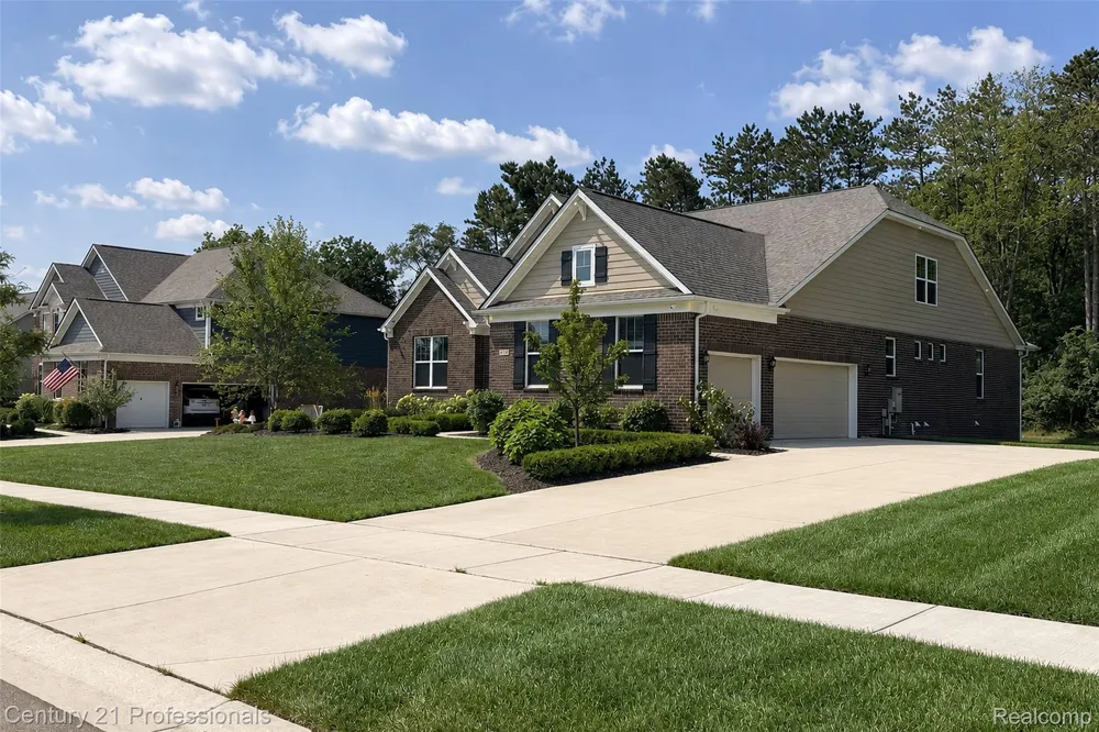 7533 Hardwood Circle Canton Charter Township, MI 48187